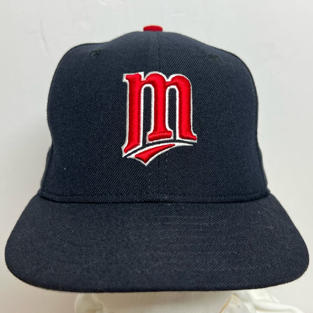 VINTAGE Minnesota Twins Hat Cap Fitted Size 7 New Era Pro Model Wool Diamond 90s